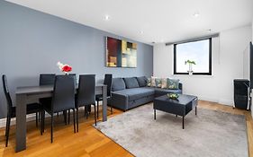Modern Paddington Station 2 Bedroom Apartment